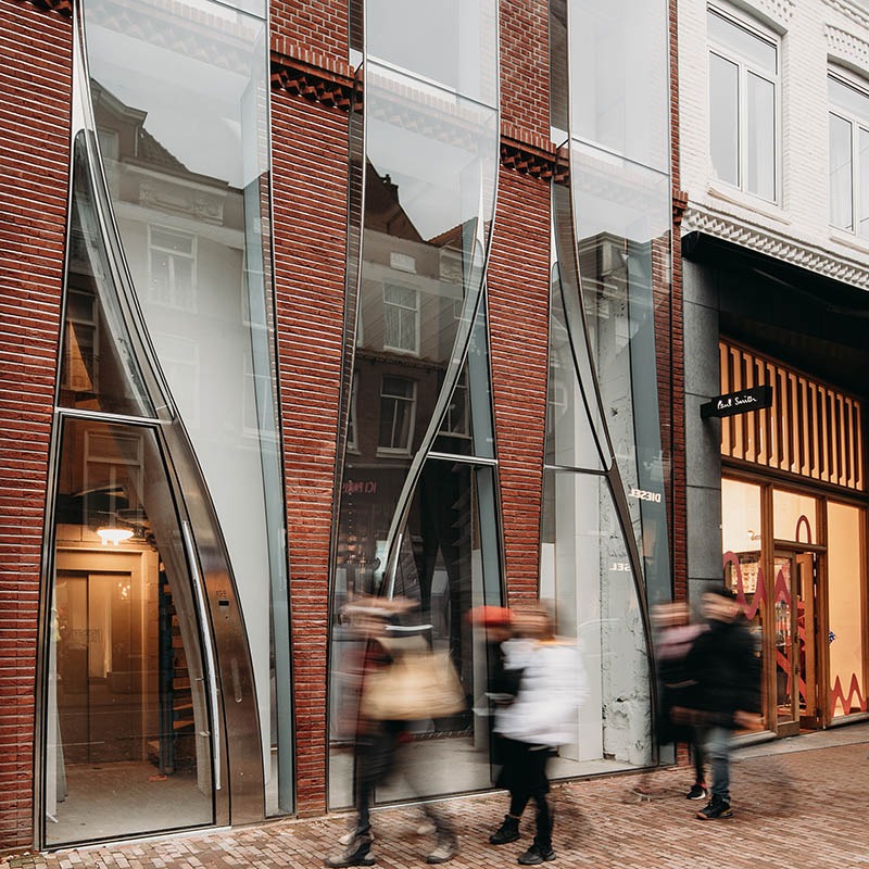 The Looking Glass façade designed by UNStudio in Amsterdam is a celebration of textiles, both in form and function.