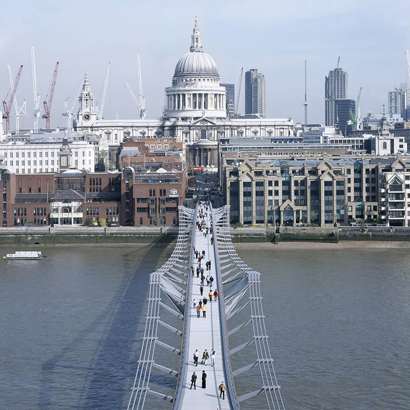 Millennium bridge by Foster + Partners